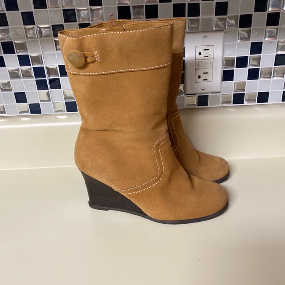 Yellow Box Womens Suede Dime Boots Size 8.5 Wedge - Picture 1 of 7